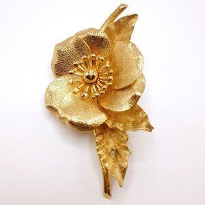 Vintage Brooch Floral Textured Petals Leaves Design Gold Tone Brooch Lapel Pin